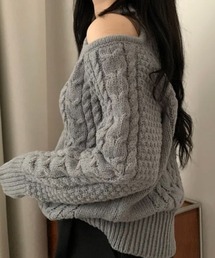 カットアウトケーブルニットプルオーバー