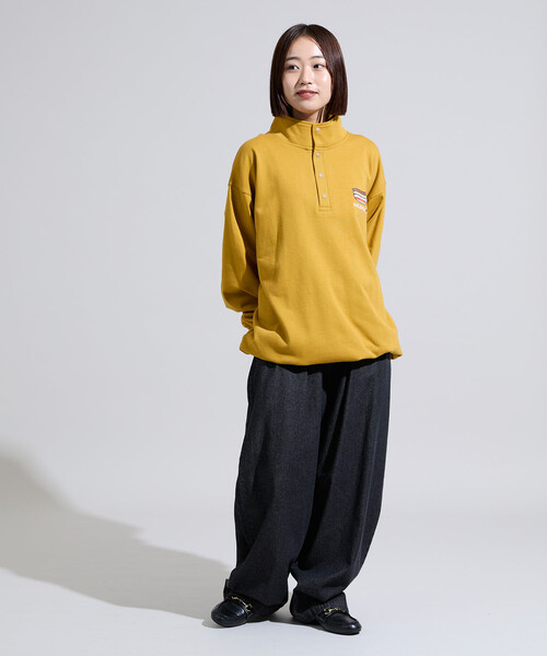 COLEMAN（コールマン）の「Coleman/コールマン 別注 バックプリント スピンドル ハーフスナップスウェット（スウェット・メンズ・ライトグレー/チャコールグレー/オフホワイト/マスタード・MEDIUM/LARGE）」の9枚目の写真