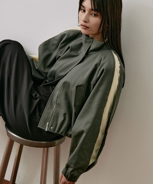 UNITED TOKYO(ユナイテッドトウキョウ)の「【残りわずか!】【一番売れてるブルゾン!】ジップアップブルゾンジャケット|軽羽織/アウター/秋服(ブルゾン・レディース・アイボリー/ブラック/カーキ・1/2)」の4枚目の写真