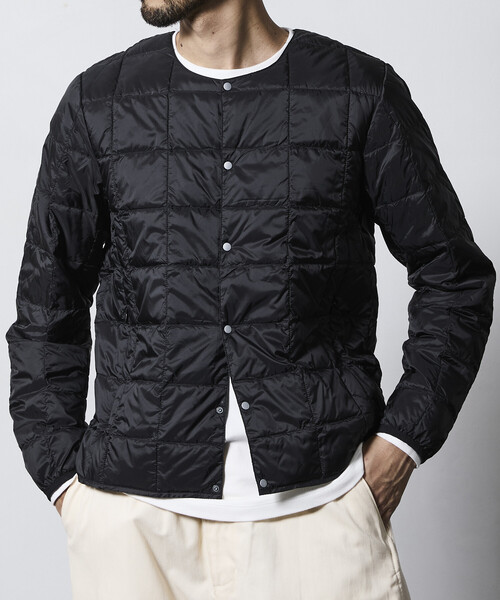 FREAK'S STORE（フリークスストア）の「限定展開 TAION/タイオン ベーシック クルーネックボタン インナーダウンジャケット / TAION-104（ダウンジャケット/コート・メンズ・チャコールグレー/オリーブ/ブラック/ネイビー・X-LARGE/LARGE/MEDIUM/SMALL）」の7枚目の写真