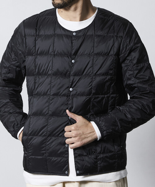 FREAK'S STORE（フリークスストア）の「限定展開 TAION/タイオン ベーシック クルーネックボタン インナーダウンジャケット / TAION-104（ダウンジャケット/コート・メンズ・チャコールグレー/オリーブ/ブラック/ネイビー・X-LARGE/LARGE/MEDIUM/SMALL）」の8枚目の写真