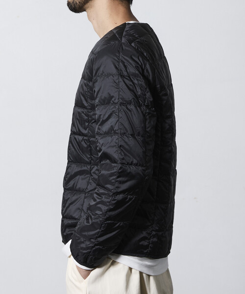 FREAK'S STORE（フリークスストア）の「限定展開 TAION/タイオン ベーシック クルーネックボタン インナーダウンジャケット / TAION-104（ダウンジャケット/コート・メンズ・チャコールグレー/オリーブ/ブラック/ネイビー・X-LARGE/LARGE/MEDIUM/SMALL）」の10枚目の写真