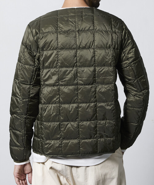 FREAK'S STORE（フリークスストア）の「限定展開 TAION/タイオン ベーシック クルーネックボタン インナーダウンジャケット / TAION-104（ダウンジャケット/コート・メンズ・チャコールグレー/オリーブ/ブラック/ネイビー・X-LARGE/LARGE/MEDIUM/SMALL）」の16枚目の写真