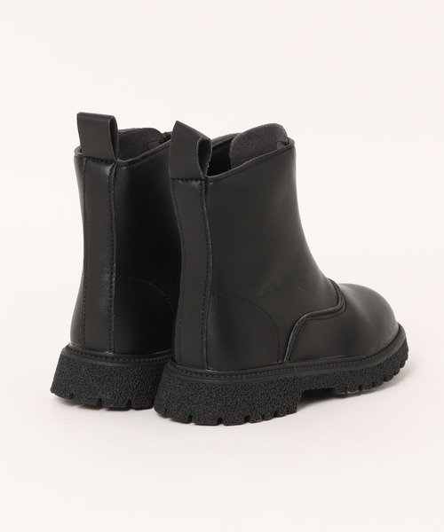 URBAN CHERRY（アーバンチェリー）の「フロントジップショートブーツ（ブーツ・キッズ・ブラック・18.0cm/18.5cm/19.0cm/19.5cm/20.5cm/21.0cm/22.0cm）」の10枚目の写真