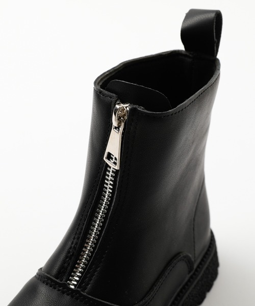 URBAN CHERRY（アーバンチェリー）の「フロントジップショートブーツ（ブーツ・キッズ・ブラック・18.0cm/18.5cm/19.0cm/19.5cm/20.5cm/21.0cm/22.0cm）」の11枚目の写真