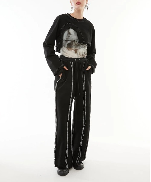 casane(カサネ)の「CASANE(カサネ)Heavyweight color stitch pants(その他パンツ・レディース・ブラック/チャコールグレー・1/2)」の1枚目の写真