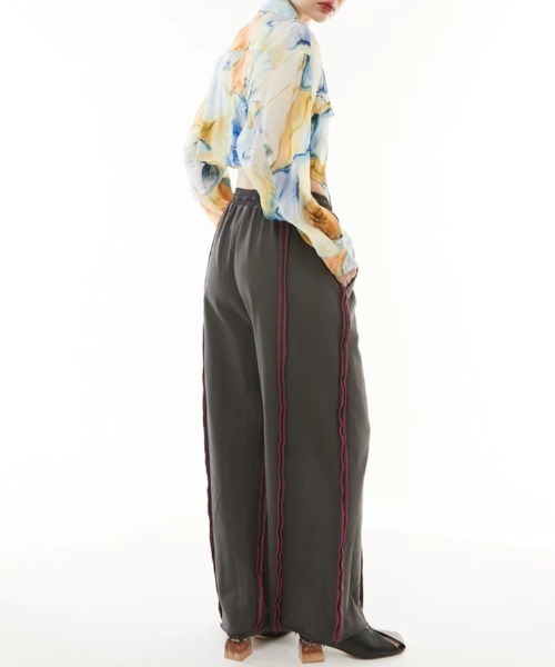 casane(カサネ)の「CASANE(カサネ)Heavyweight color stitch pants(その他パンツ・レディース・ブラック/チャコールグレー・1/2)」の10枚目の写真