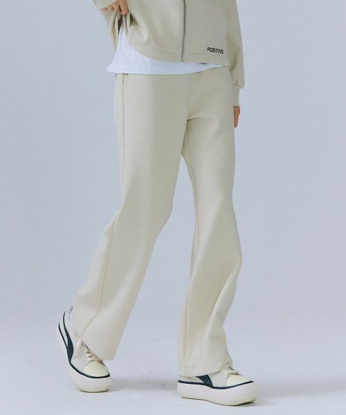 CHASECULT(チェイスカルト)の「レディースワイドウォームアップパンツ-CERG7265B05(スウェットパンツ・レディース・オートミール・76/67/70)」の2枚目の写真