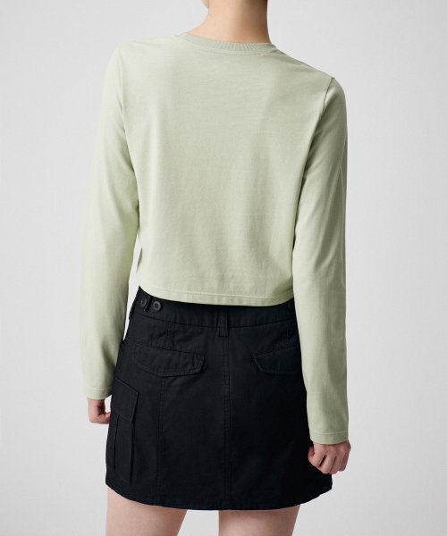 MUSINSA STANDARD WOMAN（ムシンサスタンダードウーマン）の「[クールタンダード] ウィメンズ クルーネック クロップ 長袖Tシャツ [ペイルグリーン]（Tシャツ/カットソー・レディース・その他・SMALL/MEDIUM/LARGE/X-SMALL）」の6枚目の写真