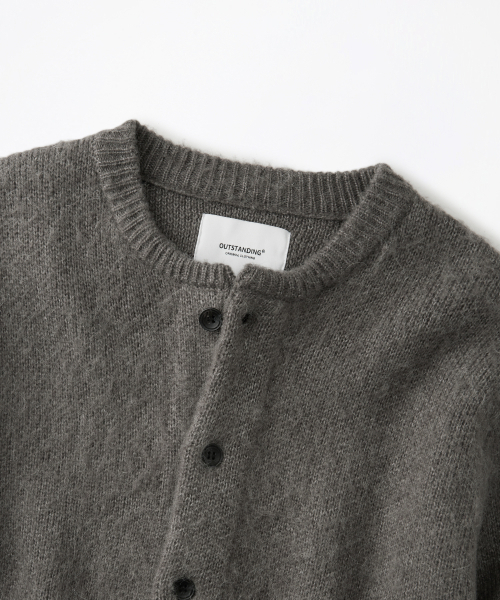 OUTSTANDING(アウトスタンディング)の「BRUSHED WOOL ROUND NECK CARDIGAN_MELANGE GRAY(カーディガン/ボレロ・メンズ・その他・SMALL/MEDIUM/LARGE)」の3枚目の写真