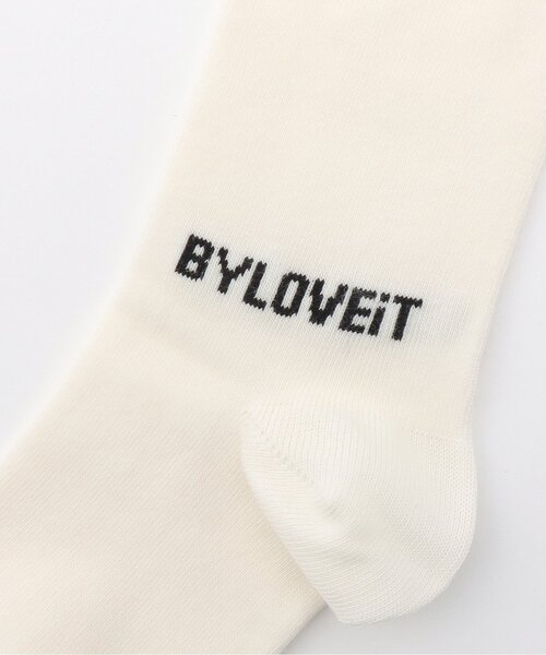 by LOVEiT（バイラビット）の「【卒服】ロゴニーハイソックス（ソックス/靴下・キッズ・オフホワイト/ブラック・M/L）」の4枚目の写真