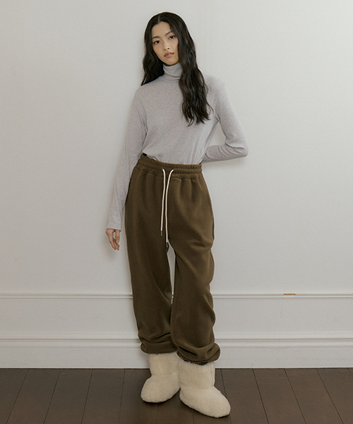 LINGSEOUL(リングソウル)の「fleece jogger pants-brown(スウェットパンツ・レディース・ブラウン・FREE)」の2枚目の写真