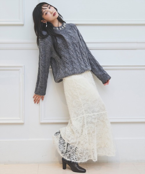 AND COUTURE(アンドクチュール)の「へアリーレースマーメイドスカート(スカート・レディース・ホワイト系その他/ブラック系その他・SMALL/MEDIUM)」の5枚目の写真