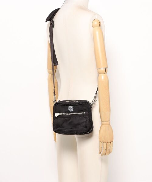 PORTER CLASSIC（ポータークラシック）の「【Porter Classic / ポータークラシック】SUPER NYLON SIMPLE SHOULDER MINI（ショルダーバッグ・メンズ・ブラック/ブルー・FREE）」の6枚目の写真