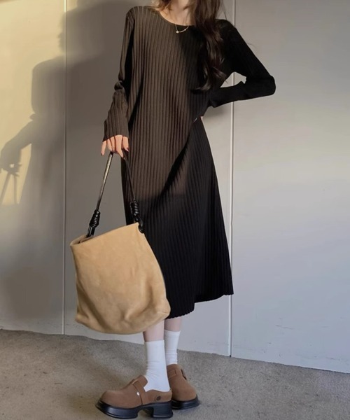 SallyLunn(サリーラン)の「太リブロングワンピース(ワンピース・レディース・ホワイト/ブラック・LARGE/MEDIUM)」の11枚目の写真