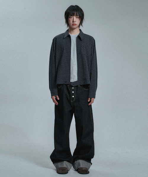 MOO(エムオーオー)の「シンチバックロールアップインディゴデニムパンツ - ブラック(デニムパンツ・メンズ・ブラック・MEDIUM/LARGE)」の4枚目の写真