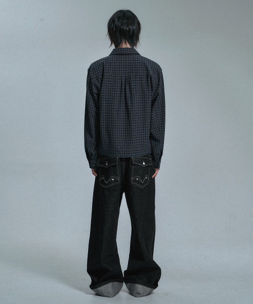 MOO(エムオーオー)の「シンチバックロールアップインディゴデニムパンツ - ブラック(デニムパンツ・メンズ・ブラック・MEDIUM/LARGE)」の5枚目の写真