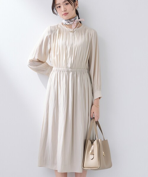 INDIVI(インディヴィ)の「【洗える】ギャザーフレアワンピース(ワンピース・レディース・ナチュラル/ネイビー・40/38/36/05/19/15 /13)」の22枚目の写真