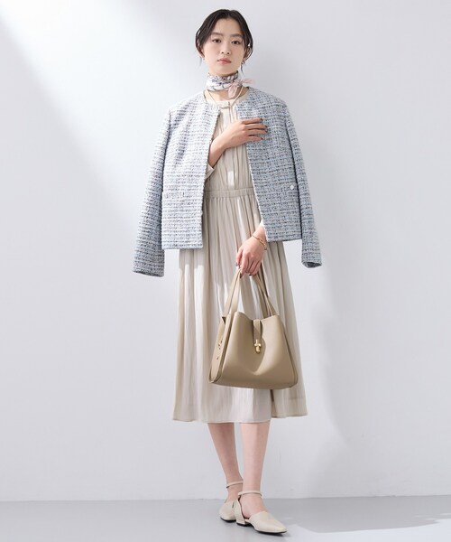 INDIVI(インディヴィ)の「【洗える】ギャザーフレアワンピース(ワンピース・レディース・ナチュラル/ネイビー・40/38/36/05/19/15 /13)」の4枚目の写真