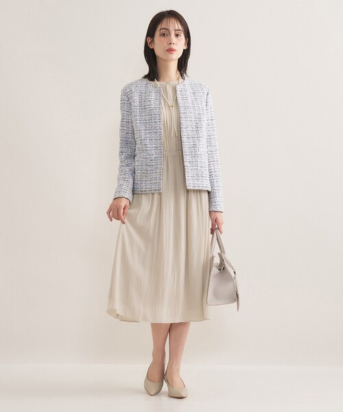 INDIVI(インディヴィ)の「【洗える】ギャザーフレアワンピース(ワンピース・レディース・ナチュラル/ネイビー・40/38/36/05/19/15 /13)」の9枚目の写真