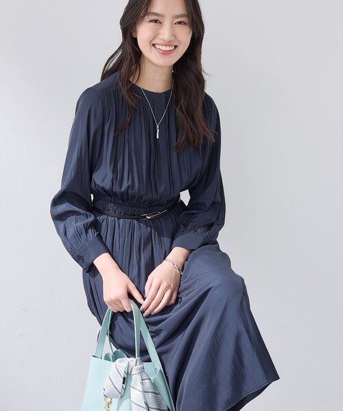 INDIVI(インディヴィ)の「【洗える】ギャザーフレアワンピース(ワンピース・レディース・ナチュラル/ネイビー・40/38/36/05/19/15 /13)」の7枚目の写真