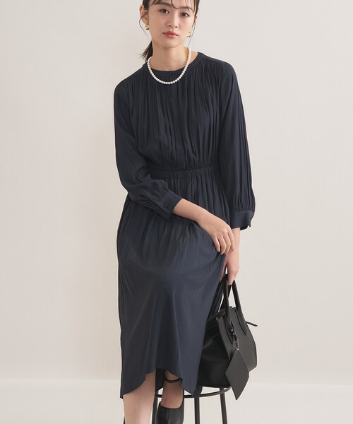 INDIVI(インディヴィ)の「【洗える】ギャザーフレアワンピース(ワンピース・レディース・ナチュラル/ネイビー・40/38/36/05/19/15 /13)」の16枚目の写真