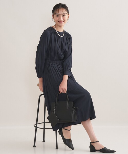 INDIVI(インディヴィ)の「【洗える】ギャザーフレアワンピース(ワンピース・レディース・ナチュラル/ネイビー・40/38/36/05/19/15 /13)」の14枚目の写真