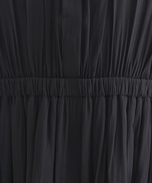 INDIVI(インディヴィ)の「【洗える】ギャザーフレアワンピース(ワンピース・レディース・ナチュラル/ネイビー・40/38/36/05/19/15 /13)」の13枚目の写真