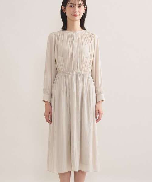 INDIVI(インディヴィ)の「【洗える】ギャザーフレアワンピース(ワンピース・レディース・ナチュラル/ネイビー・40/38/36/05/19/15 /13)」の12枚目の写真