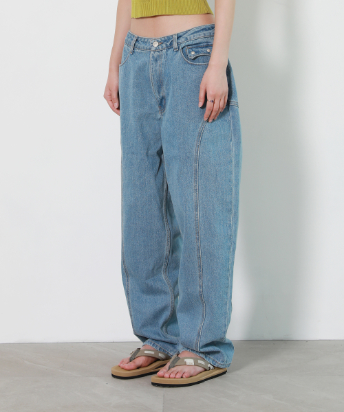 PIECEMAKER(ピースメーカー)の「DIVIDE STITCH BALLOON DENIM PANTS (LIGHT INDIGO)(デニムパンツ・レディース・その他・MEDIUM/LARGE)」の2枚目の写真