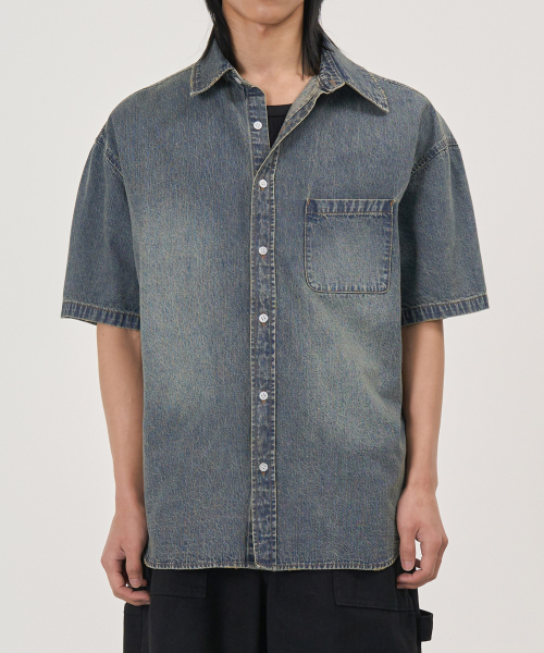 EXCONTAINER(エックスコンテナ)の「デミジウォッシュドデニムハーフシャツ (FADE BLUE)(シャツ/ブラウス・メンズ・その他・MEDIUM/LARGE/X-LARGE)」の1枚目の写真