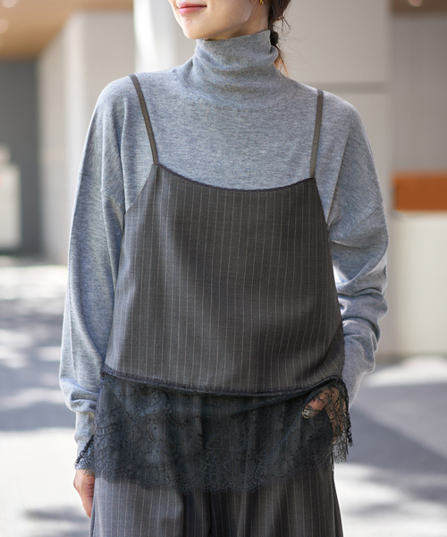 IENA(イエナ)の「《追加》レースヘムキャミソール(シャツ/ブラウス・レディース・ベージュ/チャコールグレー・FREE)」の5枚目の写真