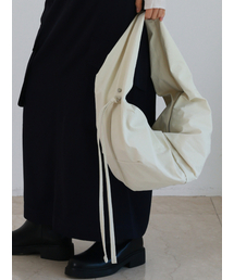 DAWN FACTORY（ダンファクトリー）の「ルビンバッグ ラージ ナイロン アイボリー（ショルダーバッグ）」