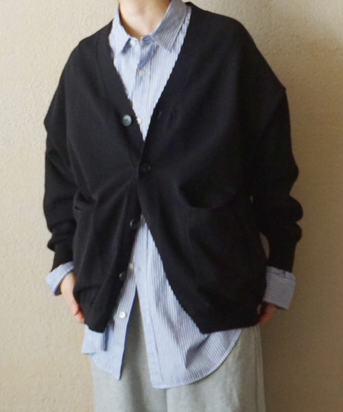 JOURNAL STANDARD LUXE(ジャーナルスタンダード ラックス)の「ハイツイストテンジク Vネックカーディガン(カーディガン/ボレロ・レディース・アイボリー/ブラック/ネイビー・FREE)」の1枚目の写真