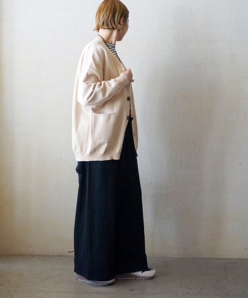 JOURNAL STANDARD LUXE(ジャーナルスタンダード ラックス)の「ハイツイストテンジク Vネックカーディガン(カーディガン/ボレロ・レディース・アイボリー/ブラック/ネイビー・FREE)」の6枚目の写真