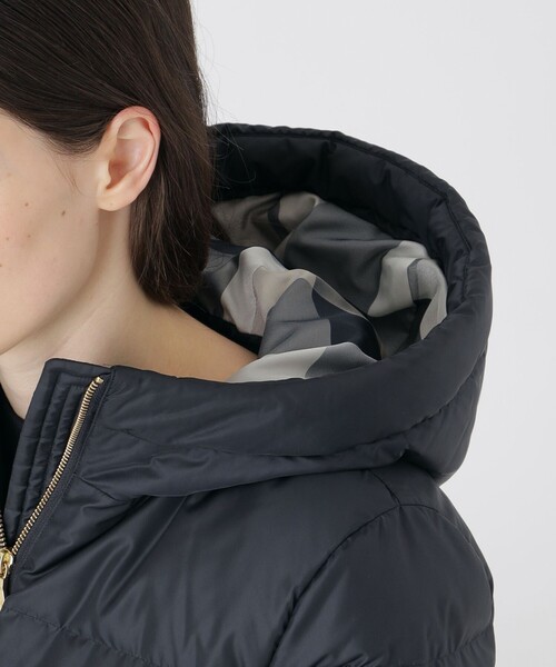 BLUE LABEL CRESTBRIDGE（ブルーレーベルクレストブリッジ）の「【はっ水】タフタダウンコート（ダウンジャケット/コート・レディース・ブラック/ダークネイビー・36/38/42/40）」の15枚目の写真