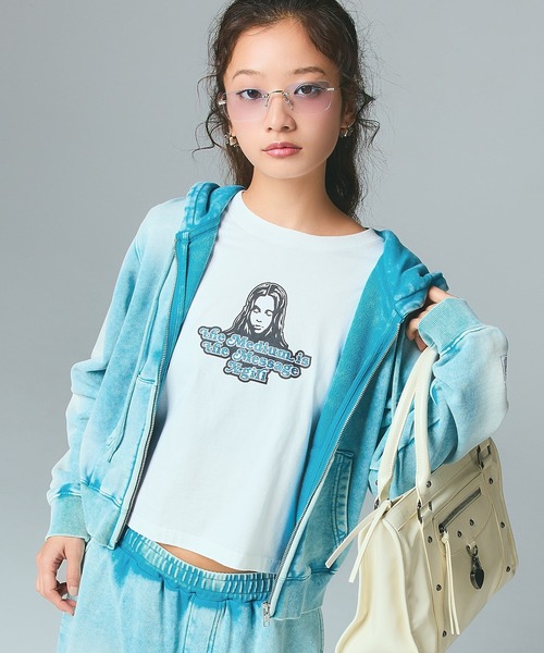 X-girl(エックスガール)の「GLITTER LOGO AND FACE S/S BABY TEE(Tシャツ/カットソー・レディース・ブラック/ホワイト/レッド・S/M)」の16枚目の写真