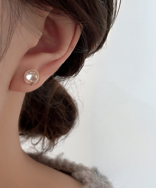 blackdia ocean(ブラックダイヤオーシャン)の「blackdia ocean バリエーション パールピアス(ピアス(両耳用)・レディース・ホワイト/コーラルピンク/ピンク系・SMALL/MEDIUM/LARGE)」の1枚目の写真