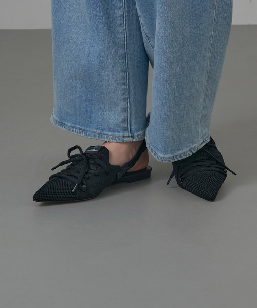 MAISON MAVERICK PRESENTS(メゾンマベリックプレゼンツ)の「【MAISON MAVERICK PRESENTS】Lace-Up Shushuback Flats(パンプス・レディース・ブラック/キャメル・M/S/L)」の11枚目の写真