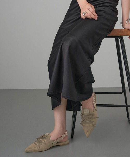 MAISON MAVERICK PRESENTS(メゾンマベリックプレゼンツ)の「【MAISON MAVERICK PRESENTS】Lace-Up Shushuback Flats(パンプス・レディース・ブラック/キャメル・M/S/L)」の8枚目の写真