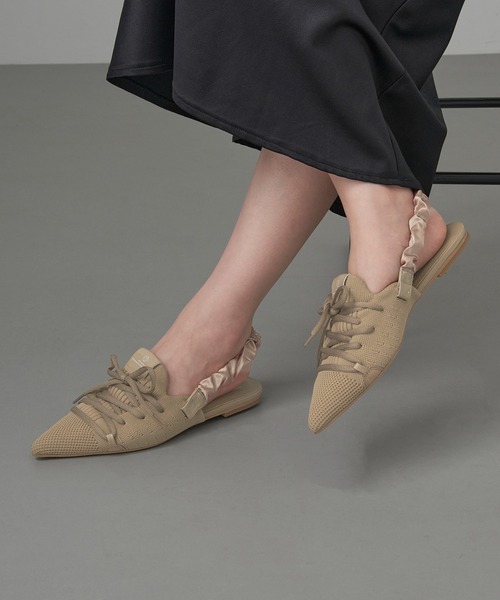 MAISON MAVERICK PRESENTS(メゾンマベリックプレゼンツ)の「【MAISON MAVERICK PRESENTS】Lace-Up Shushuback Flats(パンプス・レディース・ブラック/キャメル・M/S/L)」の5枚目の写真