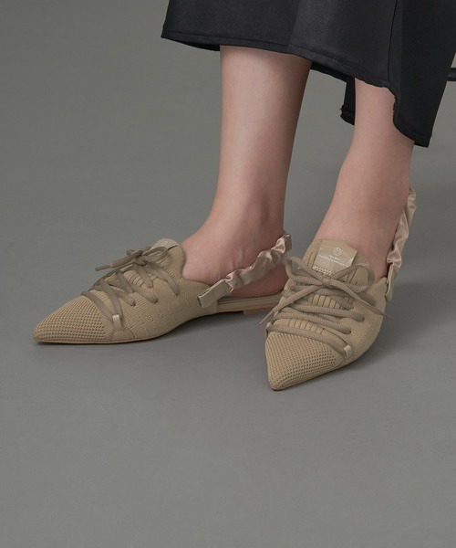 MAISON MAVERICK PRESENTS(メゾンマベリックプレゼンツ)の「【MAISON MAVERICK PRESENTS】Lace-Up Shushuback Flats(パンプス・レディース・ブラック/キャメル・M/S/L)」の4枚目の写真