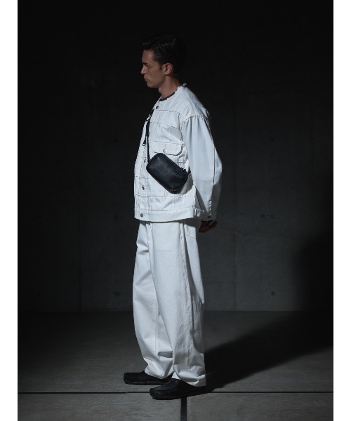 WEXLEY(ウェクスレイ)の「4WAY VERTICAL SLING / LEATHER JAPAN LIMITED EDITION(ショルダーバッグ・メンズ・ブラック・ONE SIZE)」の4枚目の写真