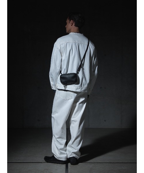 WEXLEY(ウェクスレイ)の「4WAY VERTICAL SLING / LEATHER JAPAN LIMITED EDITION(ショルダーバッグ・メンズ・ブラック・ONE SIZE)」の6枚目の写真