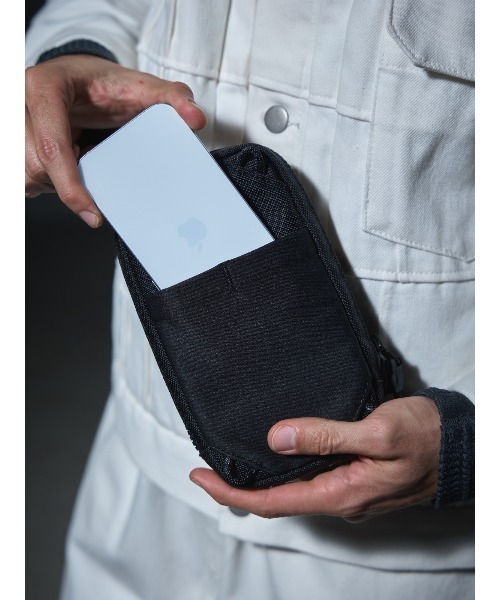 WEXLEY(ウェクスレイ)の「4WAY VERTICAL SLING / LEATHER JAPAN LIMITED EDITION(ショルダーバッグ・メンズ・ブラック・ONE SIZE)」の10枚目の写真