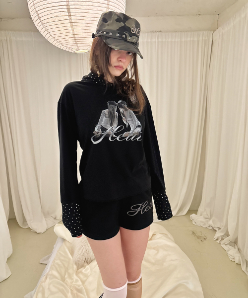 HETIT(ヘティ)の「ツインスターフードパーカー(ブラック)(Tシャツ/カットソー・レディース・その他・FREE)」の1枚目の写真