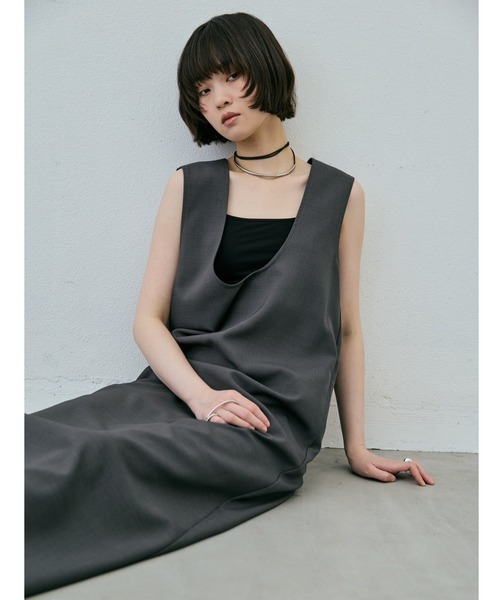 AIC.(エーアイシー)の「ディープUネックロングワンピース(ワンピース・レディース・チャコールグレー/オフホワイト/ブラック/バーガンディー・FREE)」の12枚目の写真