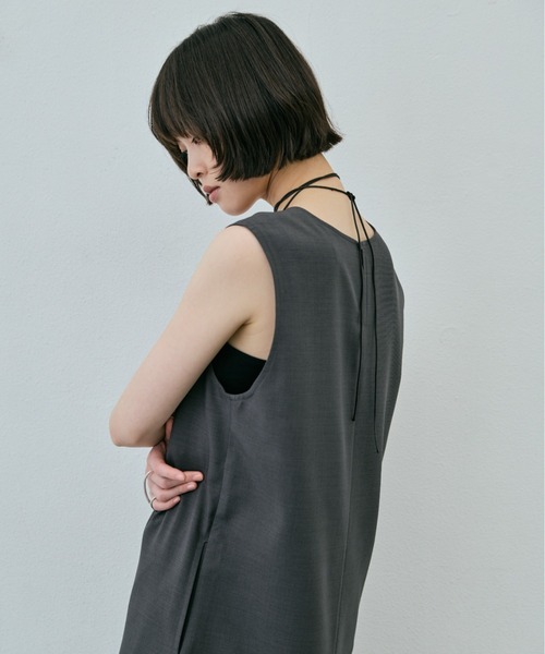 AIC.(エーアイシー)の「ディープUネックロングワンピース(ワンピース・レディース・チャコールグレー/オフホワイト/ブラック/バーガンディー・FREE)」の17枚目の写真