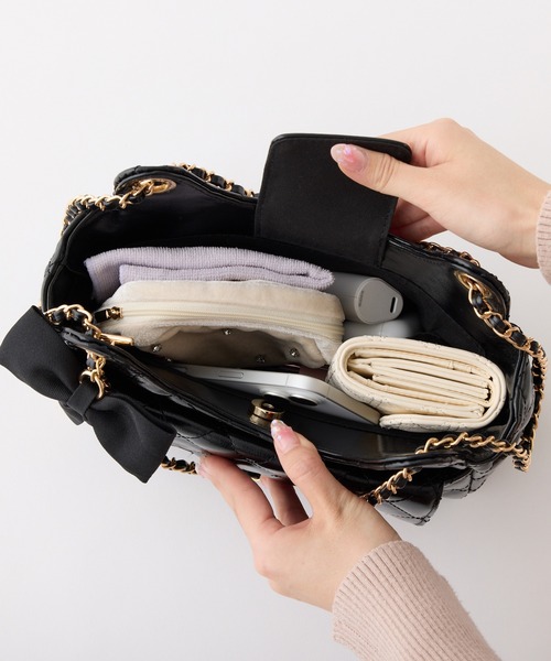 one after another NICE CLAUP（ワンアフターアナザーナイスクラップ）の「2WAYチェーンショルダーバッグ（ショルダーバッグ・レディース・ブラック/アイボリー/ブルー・FREE）」の20枚目の写真