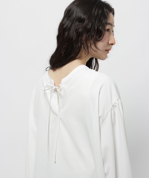 niko and...（ニコアンド）の「コタットイージーケア柄ブラウス（シャツ/ブラウス・レディース・ブラック/ホワイト/オフホワイト・MEDIUM/LARGE）」の2枚目の写真